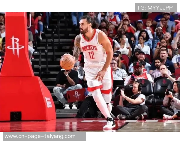 亚当斯替补出战12分钟表现神勇四投全中贡献8分2板2助